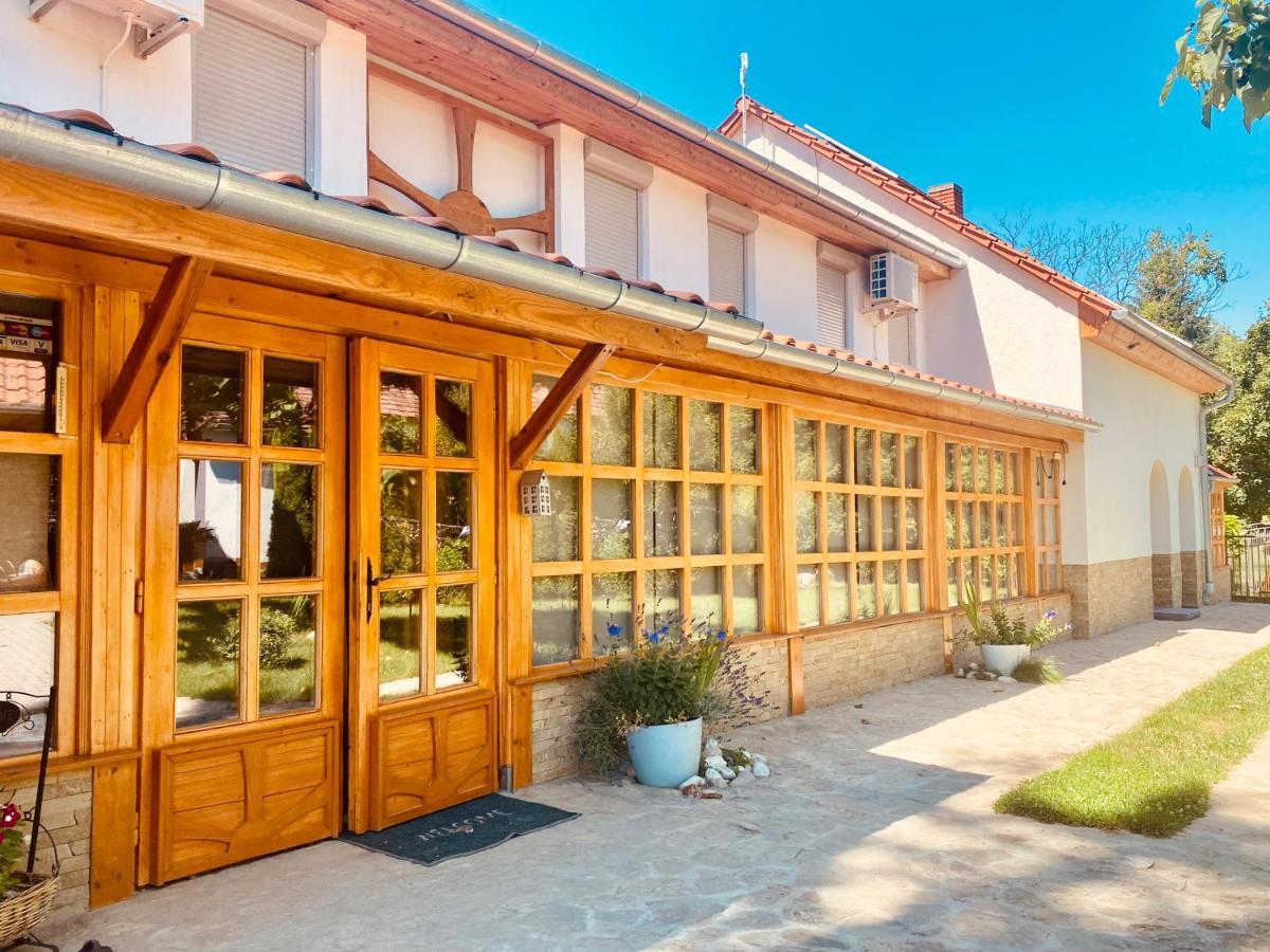 Fonfa Liget Hotel Sénye Екстериор снимка