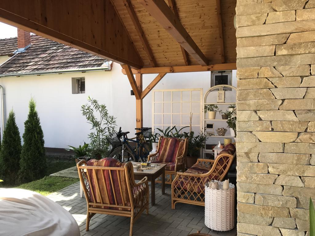 Fonfa Liget Hotel Sénye Екстериор снимка