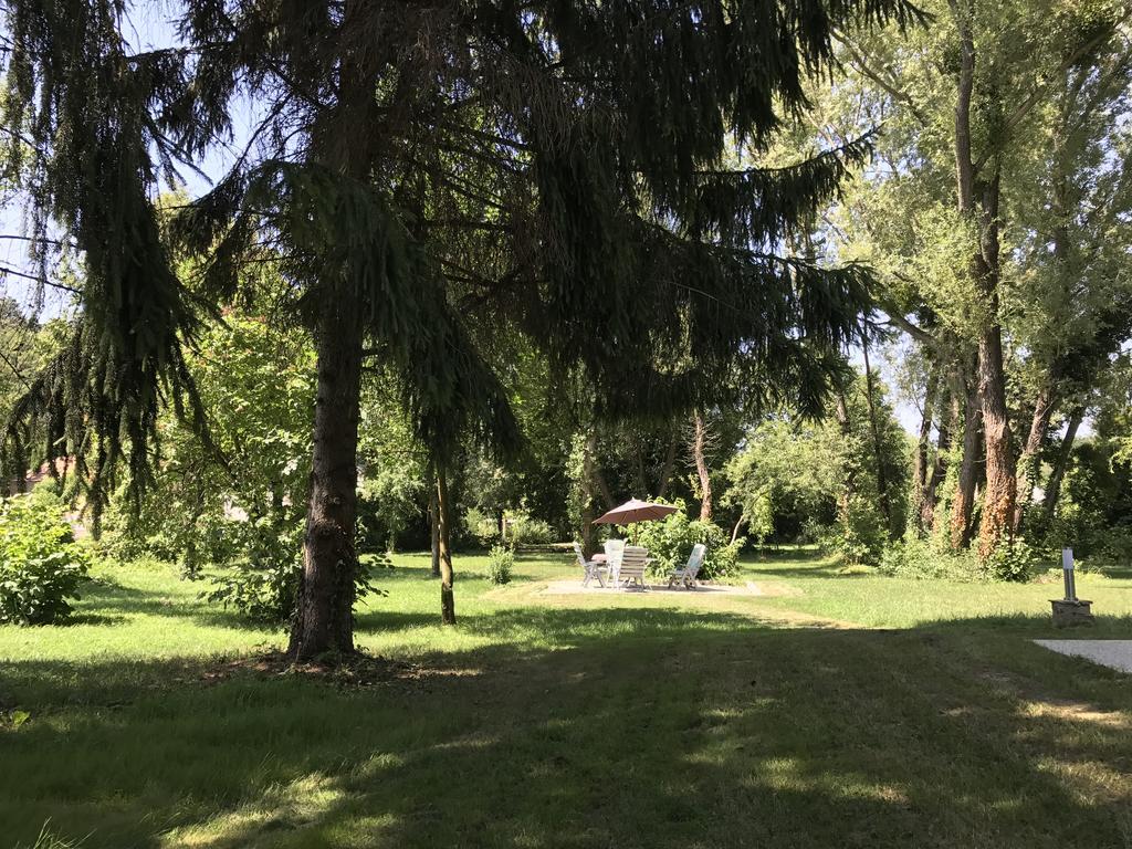 Fonfa Liget Hotel Sénye Екстериор снимка