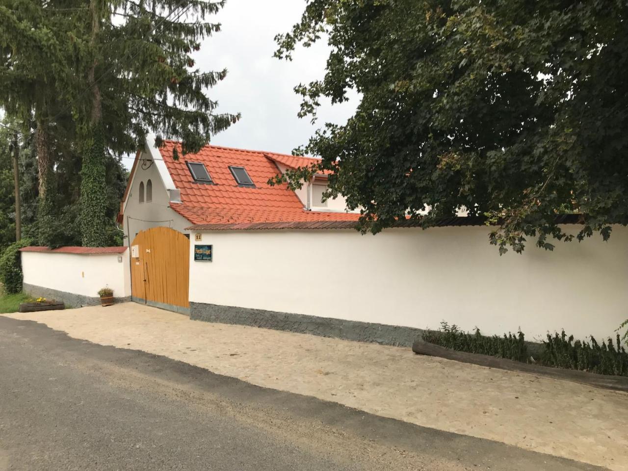 Fonfa Liget Hotel Sénye Екстериор снимка